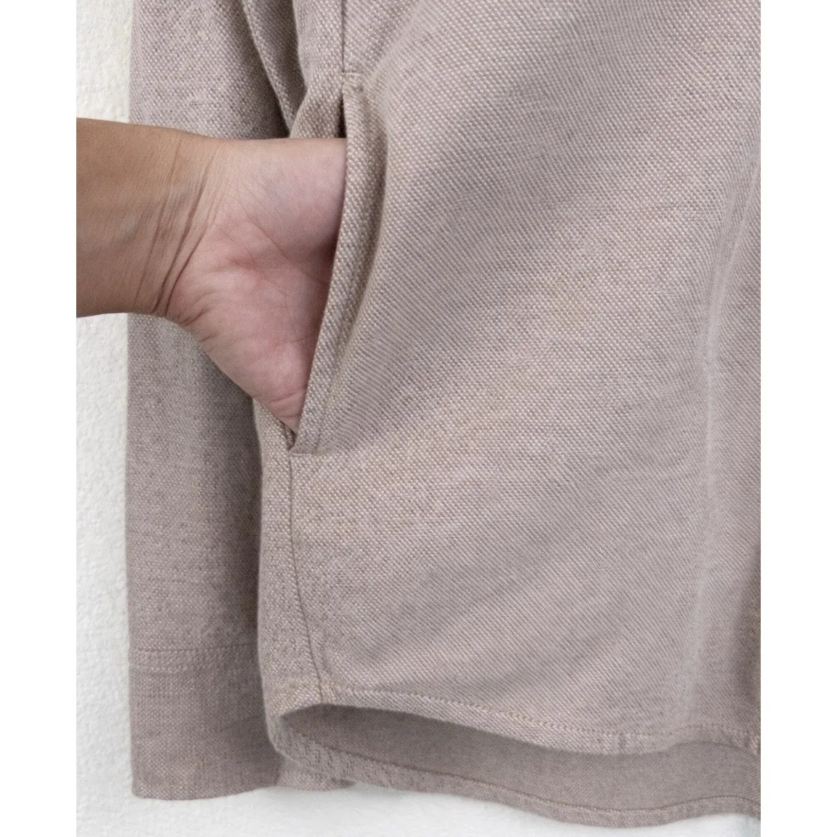 Hollister NWT Women’s Boyfriend Fit Button-Up Shirt Brown XS Utility Pocket - Image 5