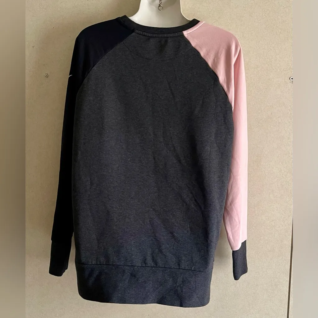 Nike Black and Pink Raglan Crewneck - Image 2