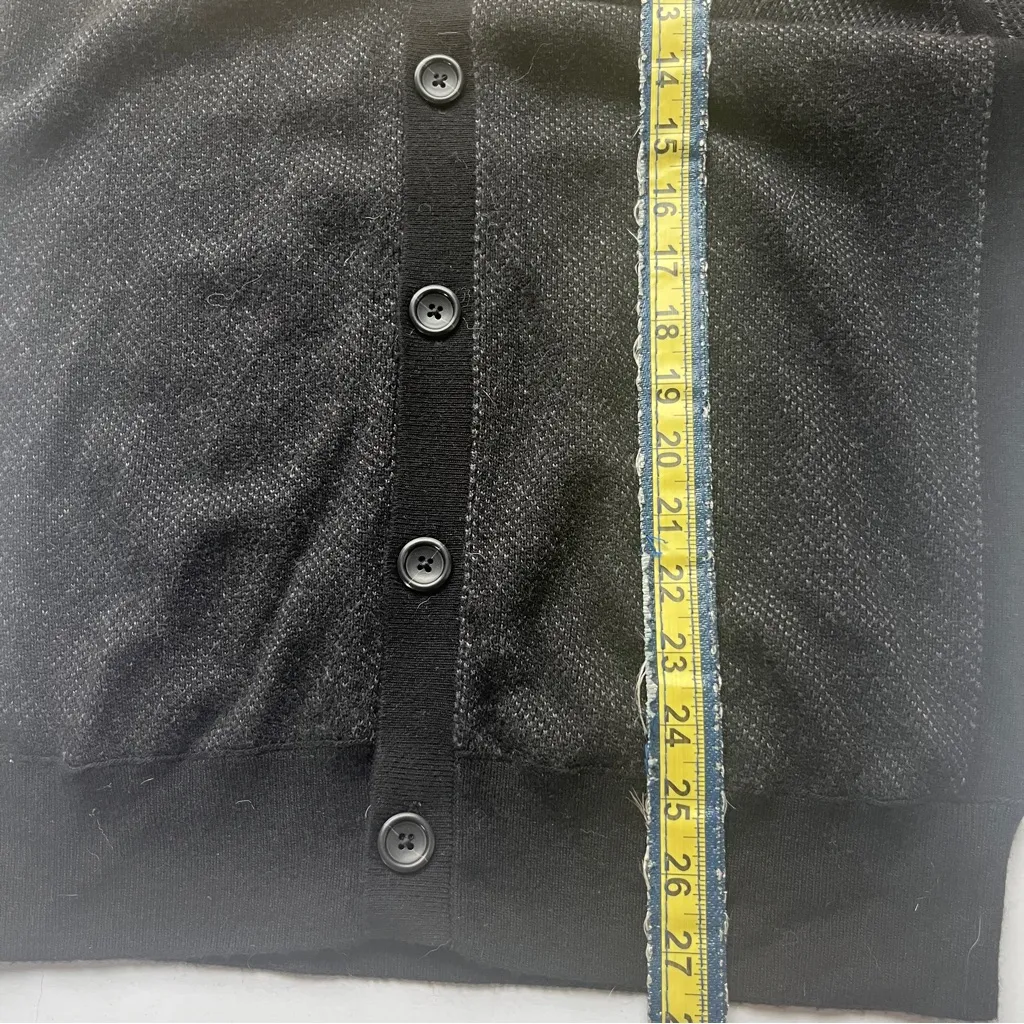 Banana Republic Women's Black Cardigan Sweater - Image 8