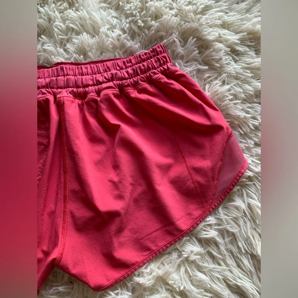 Lululemon Hotty Hot Shorts Lip Gloss Size 4 - Image 7