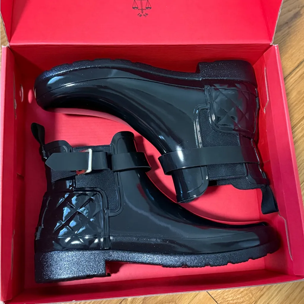 Hunter Women's Quilted Gloss Refined Slim Fit Chelsea Boots Size 9 - Image 3