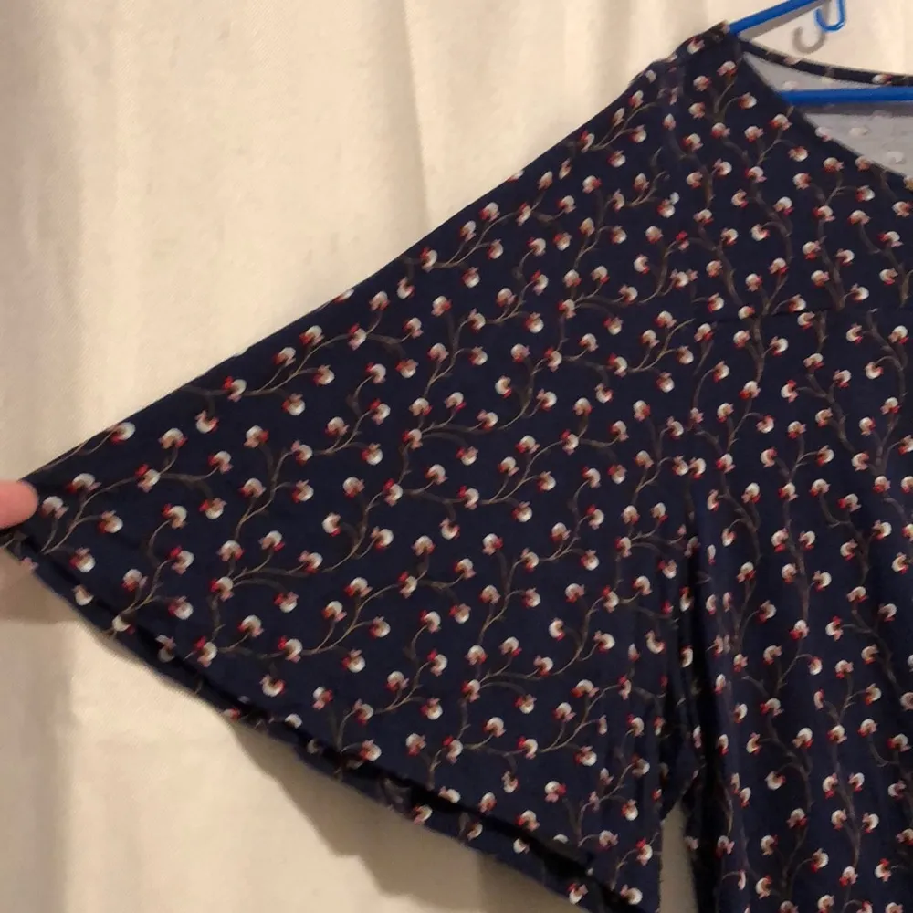 🎉4 for $20 Old Navy Top - Image 2