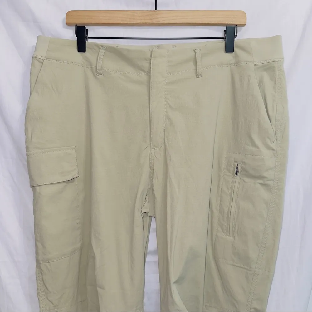 Athleta Trekkie Utility Cargo Pants size 16 - Image 3