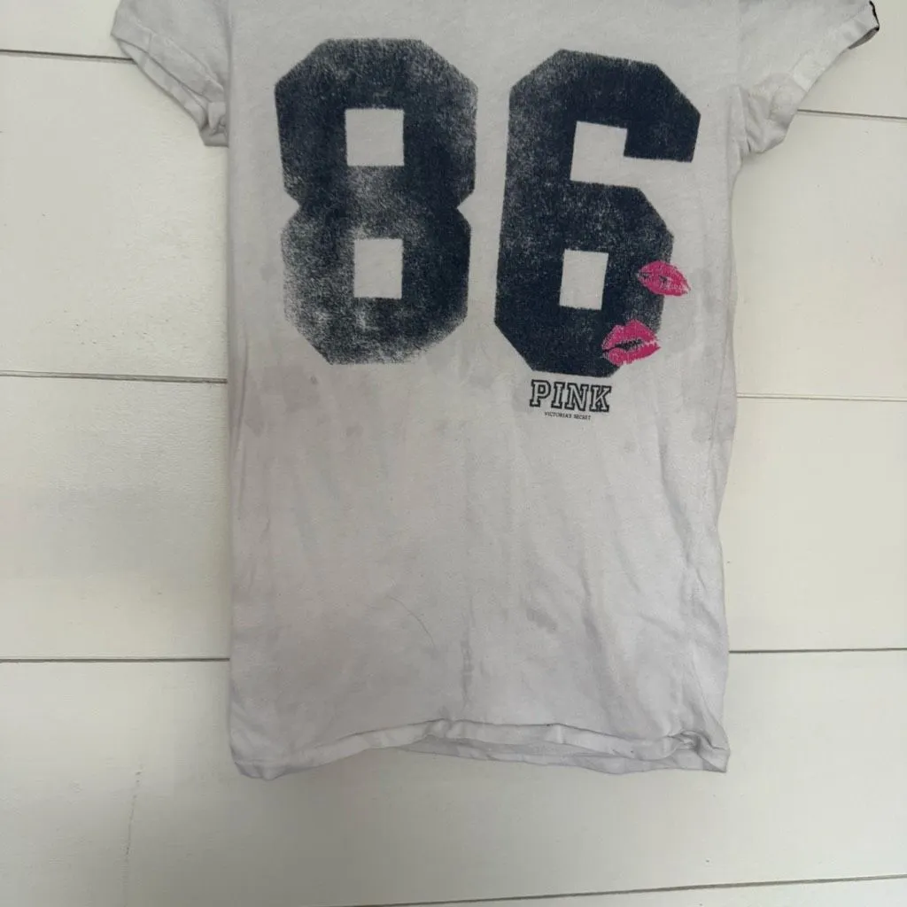 Victoria’s Secret Pink Women’s Small 86 Lips Y2K 2000s Baby Tee Short Sleeve - Image 2