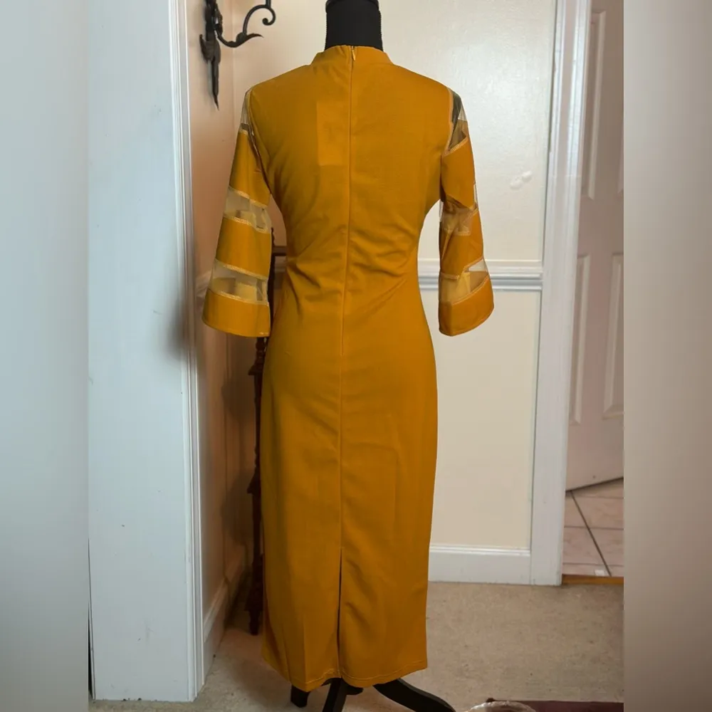 Solid Contrast Mesh Sleeve Split Hem Fitted Dress - Image 3