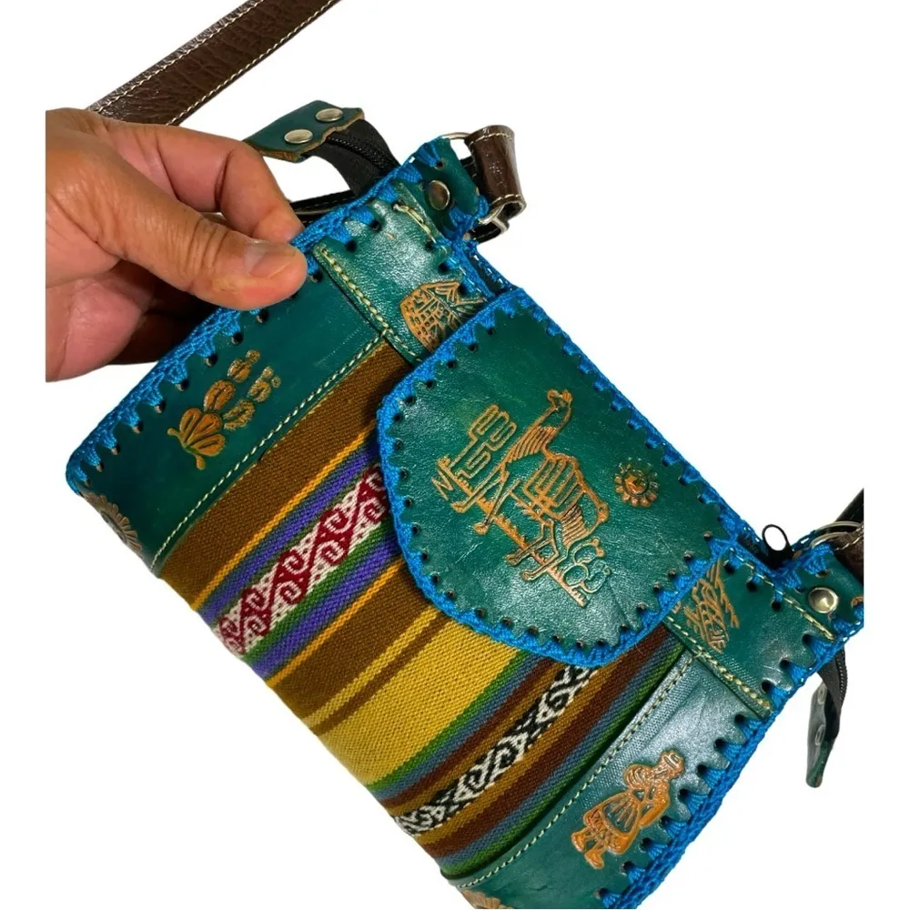 Handcrafted
Jawaja Leather Bag with Cloth Woven Patch Blue - Image 7