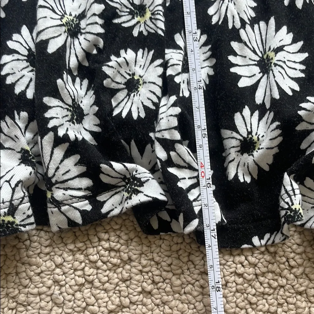 SO Black and White Floral Mini Skirt - Image 7