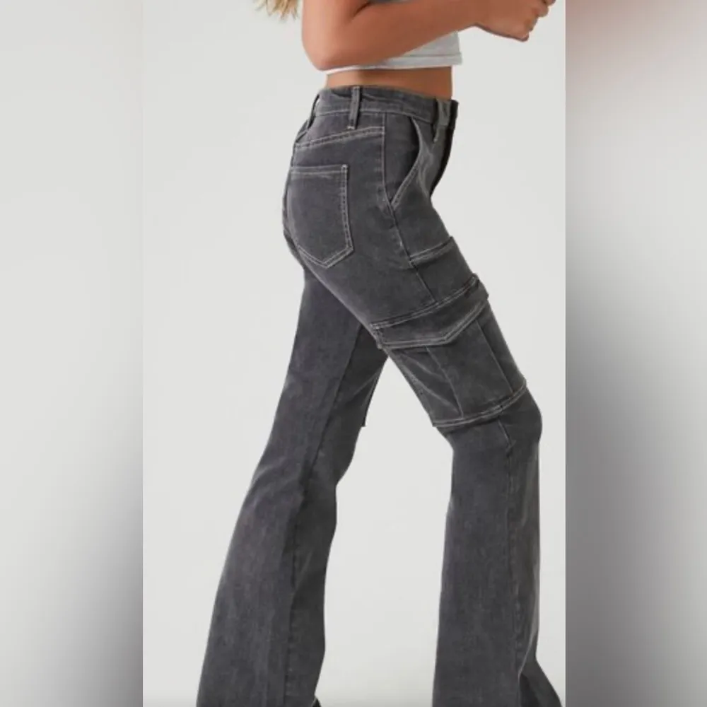 FOREVER 21 - Cargo Flare Jeans- Acid Washed Black Size 31 - Image 3