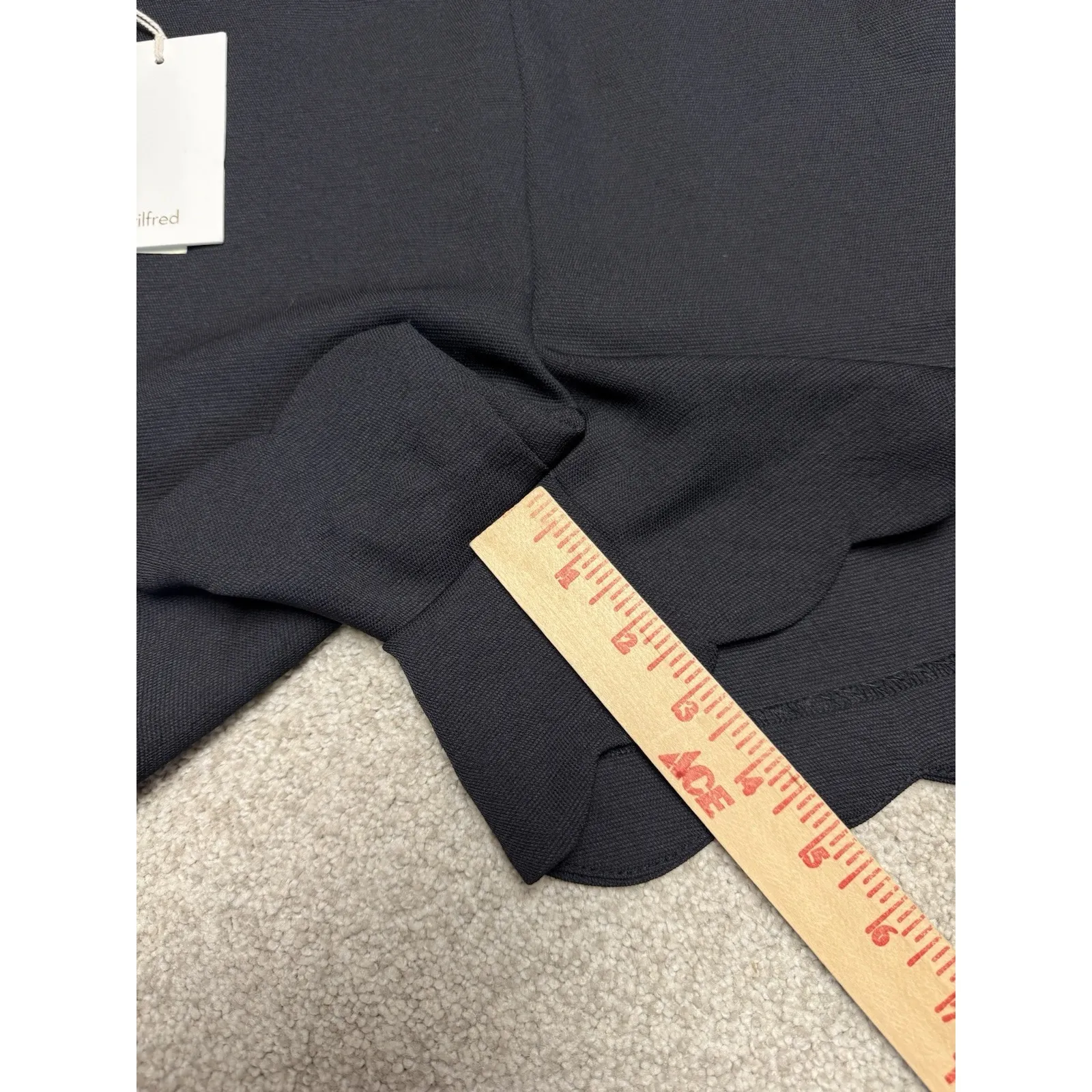 Aritzia, Wilfred Arbre shorts NWT Black High waisted Scalloped hem Size 4 - Image 9