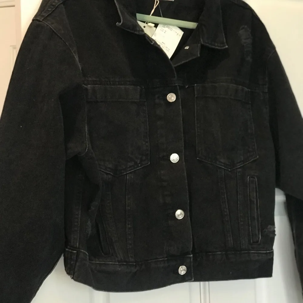 NWT Mango MNG Denim Black Distressed Jacket M - Image 3
