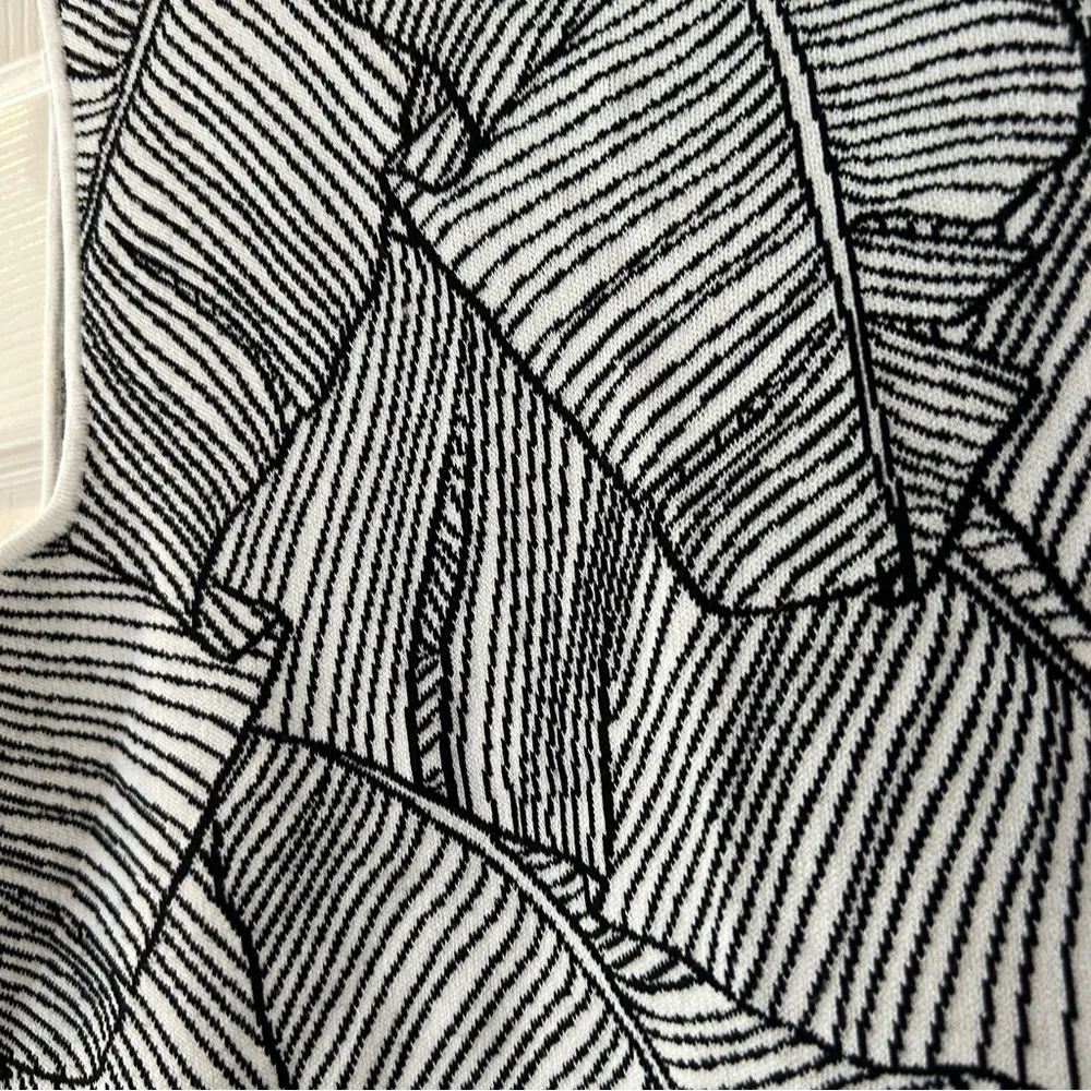 Ella Moss Knit Leaf Patterned Tank - Image 6