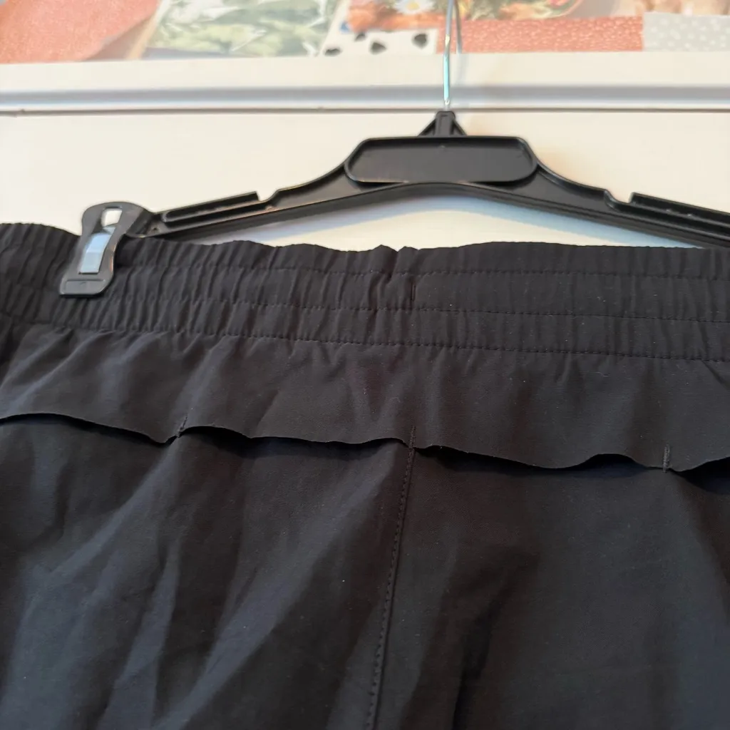 Athleta Black Mesh Racer Run Shorts 4” Size Small - Image 9