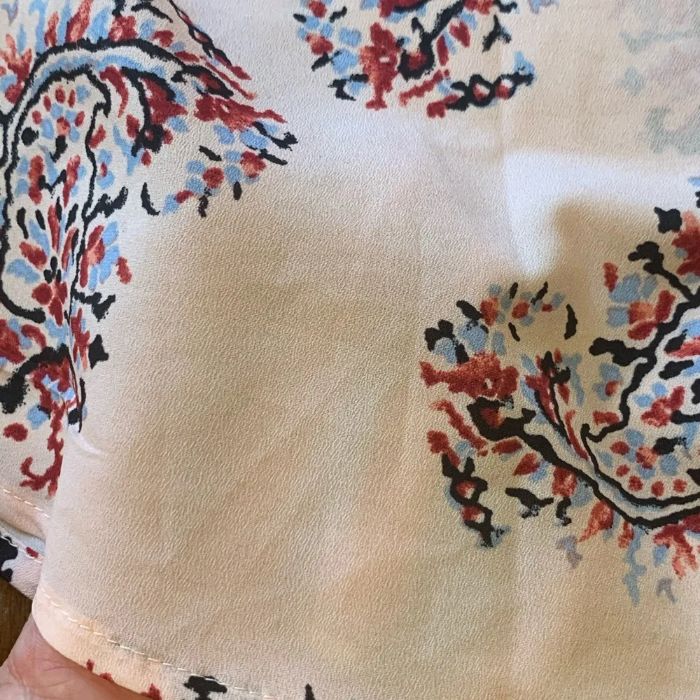 Banana Republic button blouse Medium Pink Blue Dillon Shirt Paisley - Image 6