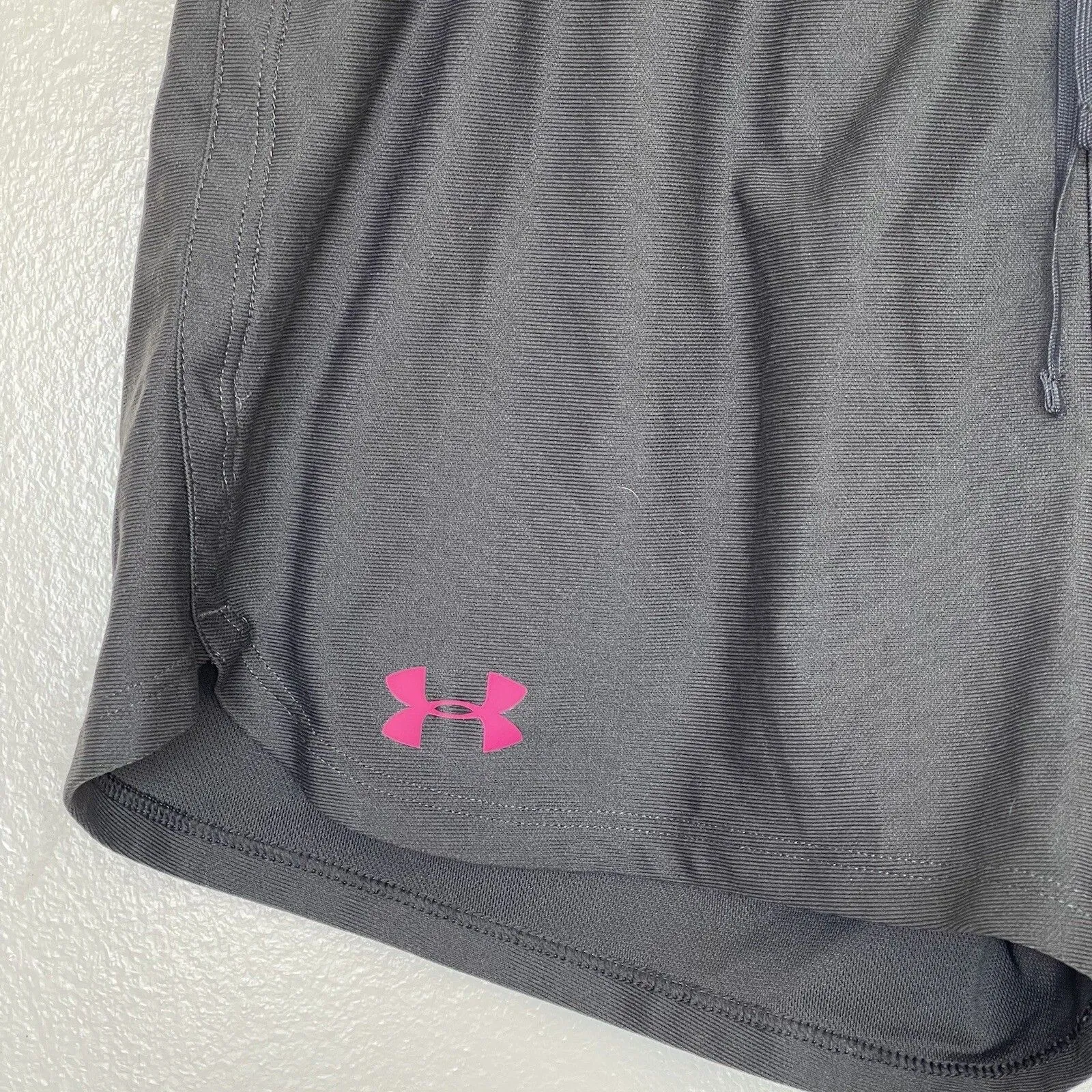 Under Armour Womens Shorts Sz Small Breast Cancer Pink October Charity Run Logo - Image 5