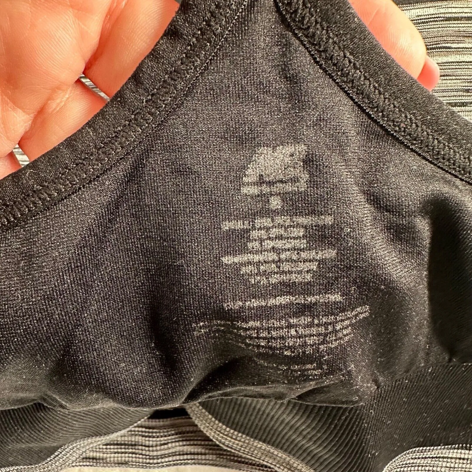New Balance Sports Bra Womens Small Gray Black Ajustable Racerback Longline - Image 8