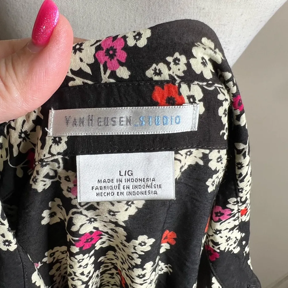 Van Heusen  studio size large floral button front collared blouse - Image 10