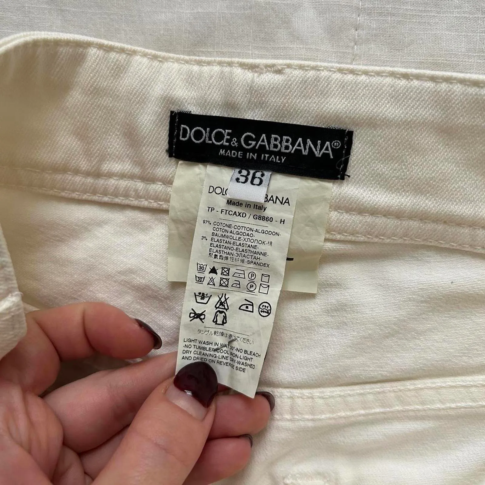 Dolce & Gabbana Y2K White low-rise semi boot jeans with metal back patch - Image 4