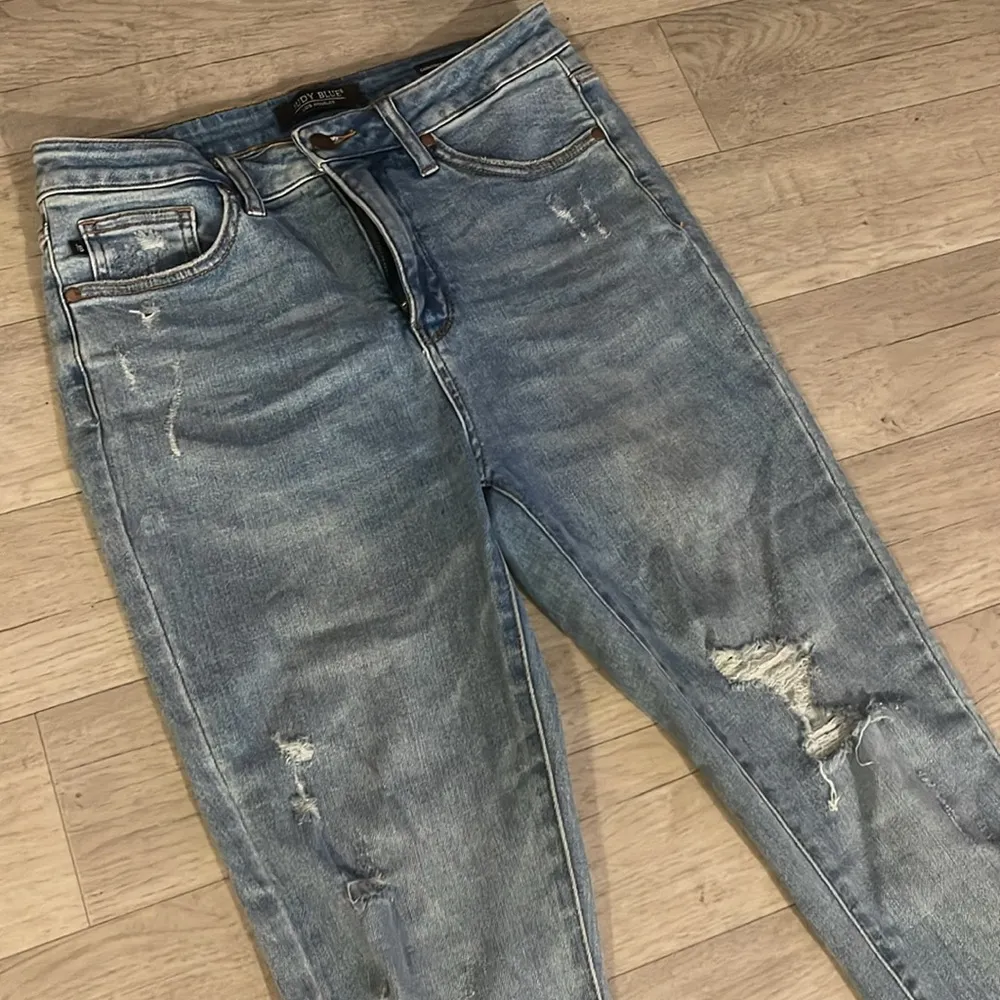 Judy blue distressed cuffed control top skinny jeans 9 29 - Image 3