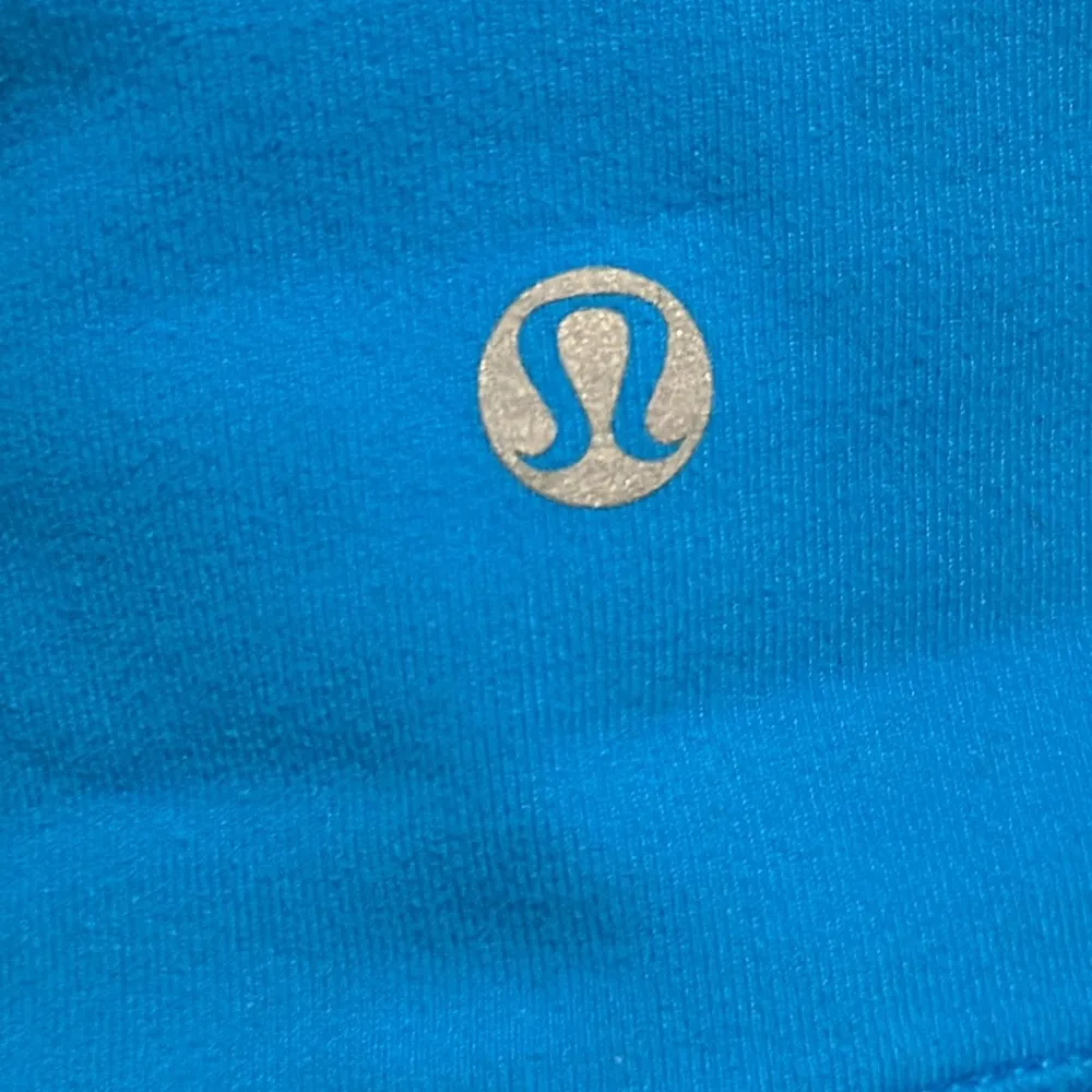 Lululemon Power Flow Crop Legging in Beach Blanket Blue/Aquamarine Size 4 • $78 - Image 9