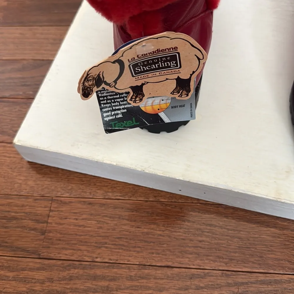 Vibrant Red Boots with Plush Lining Size 11.5 - Image 2