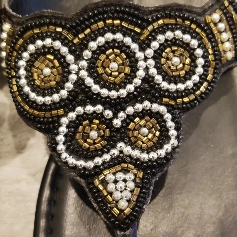 💕COCONUTS by MATISSE💕 Beaded Thong Flat Sandals - Image 3