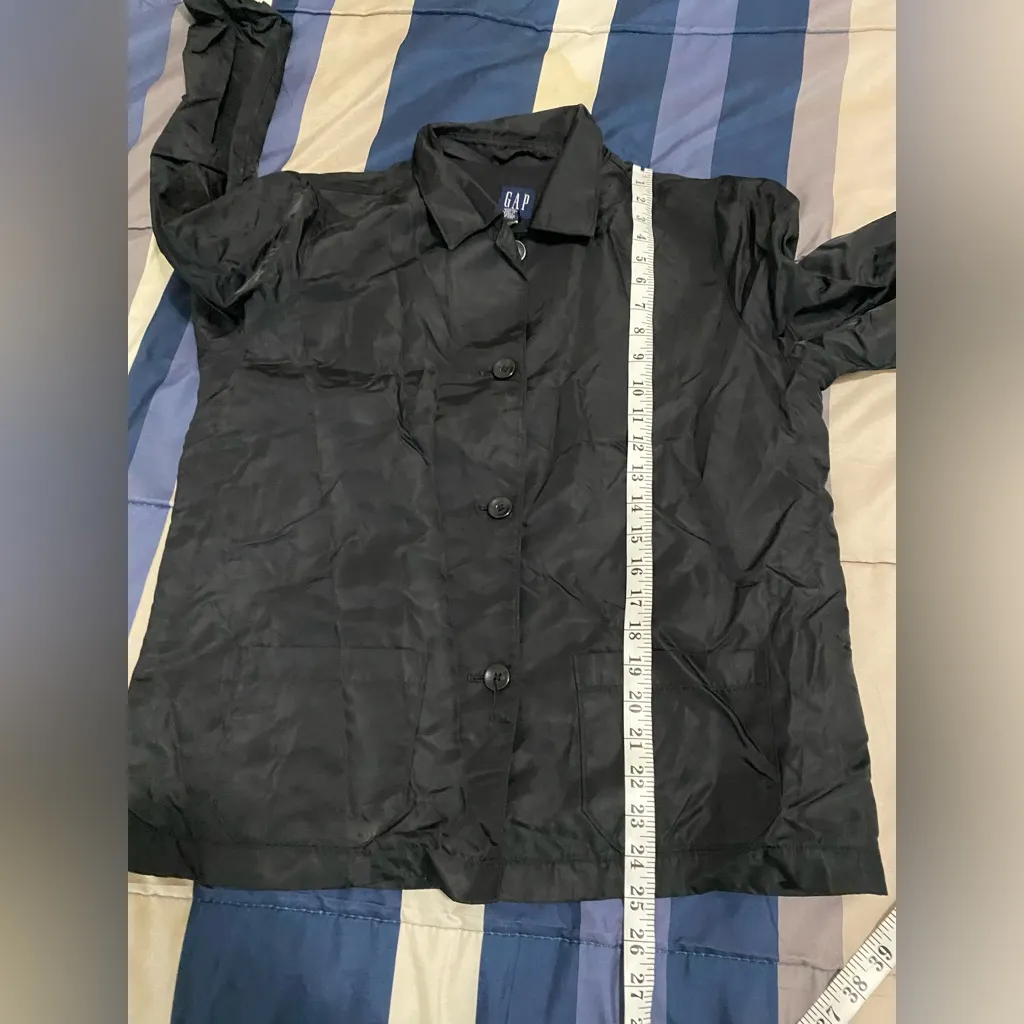 GAP Classic Black Windbreaker - Image 3