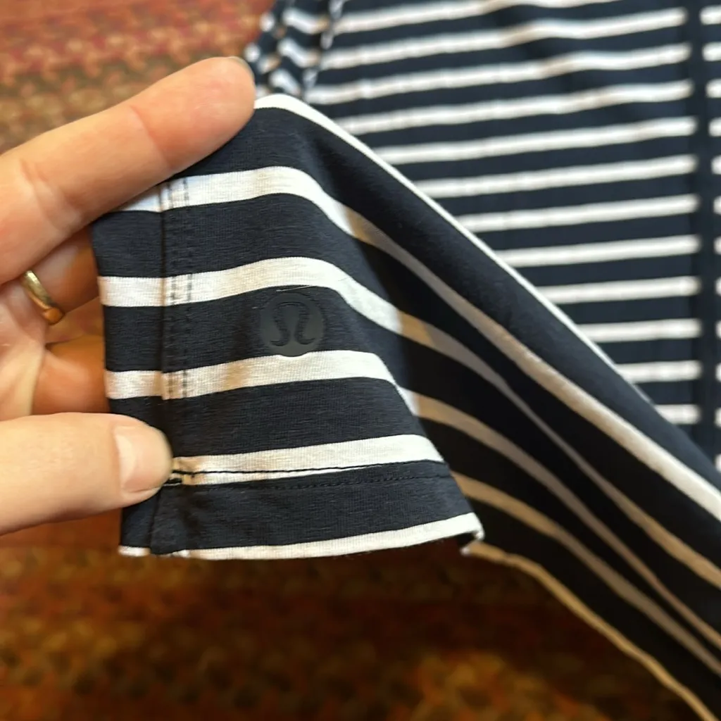 LULULEMON NAVY BLUE STRIPE STRETCH MUSCLE TANK - Image 7