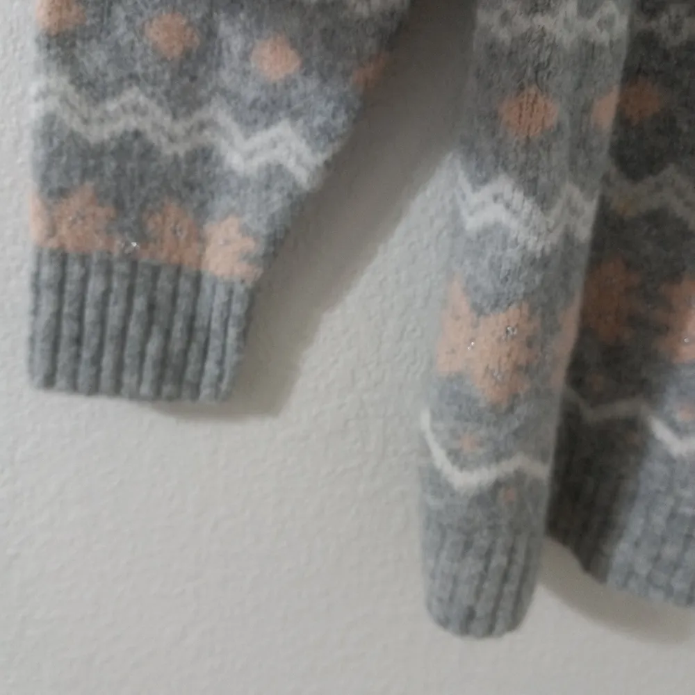 Lane Bryant 18/20 Soft V-'Neck Fair Isle Pullover Sweater in Gray White Peach - Image 7