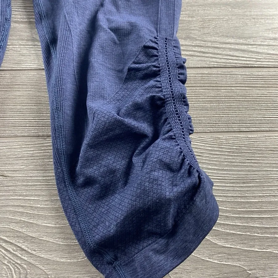 Lululemon Athletica Women's Navy Leggings - Image 2
