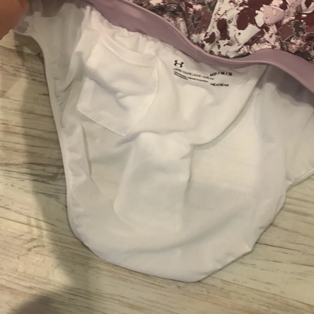 Under Armor lined athletic shorts size M - Image 6