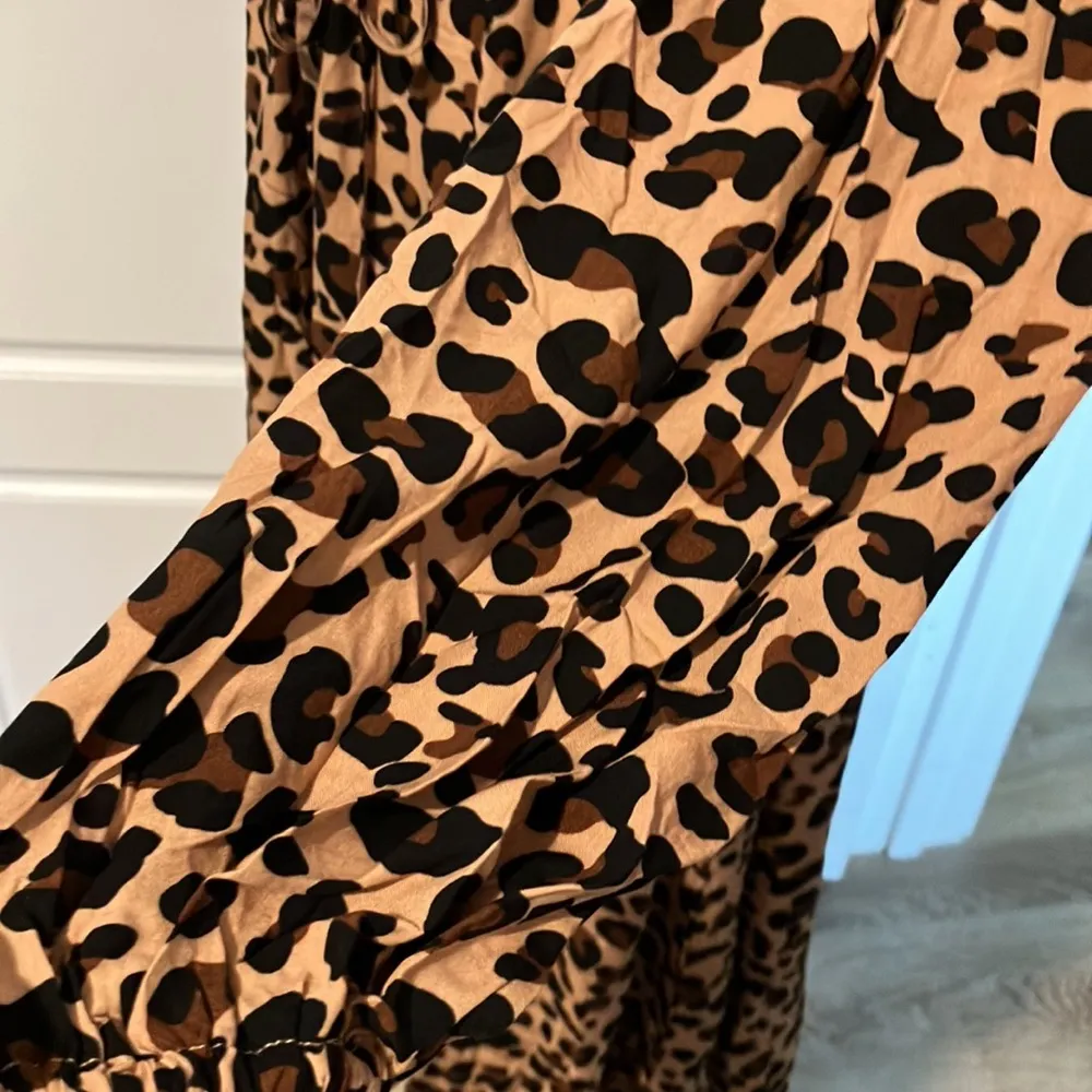 NWY Gaovot mandarin collar button front animal print blousey tie waist dress 1 Brown Size L - Image 4