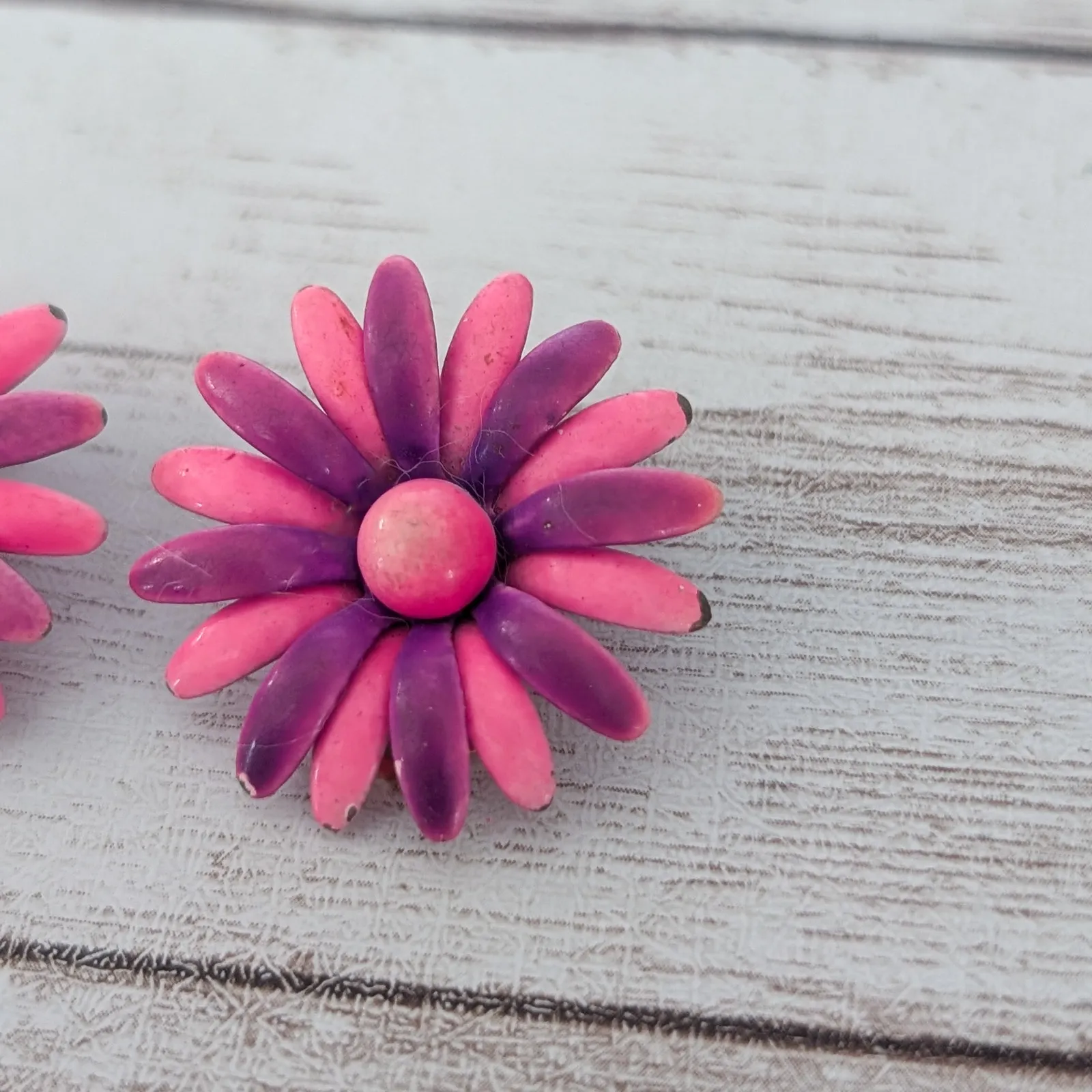 Vintage Clip On Earrings Shades of Pink Retro Flower - Image 4