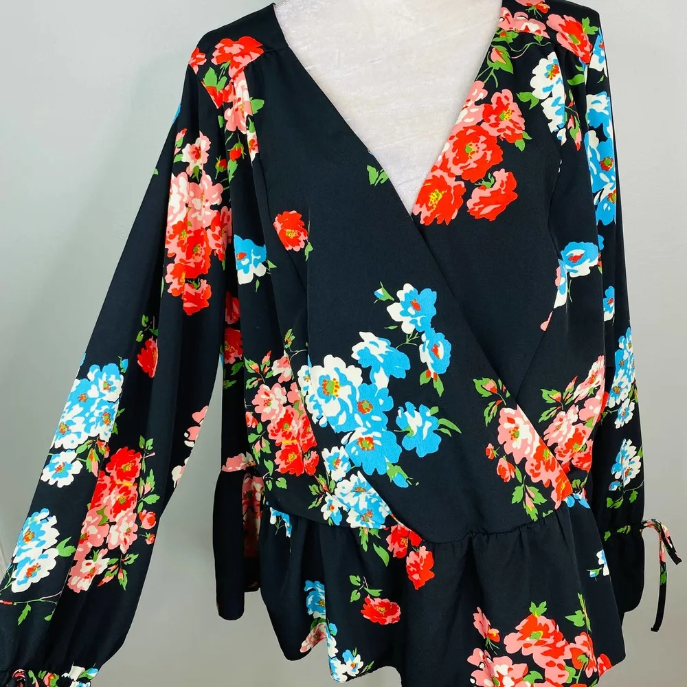 ASOS Blouse Top Size 18 Black Floral Bell Sleeves V-Neck Peplum - Image 3