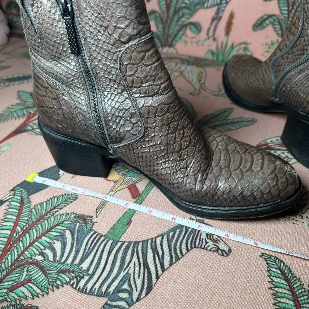 Donald J Pliner Erryn Bronze Snake Leather Heeled Ankle Boots Women Booties 8.5M Size 8.5 - Image 9