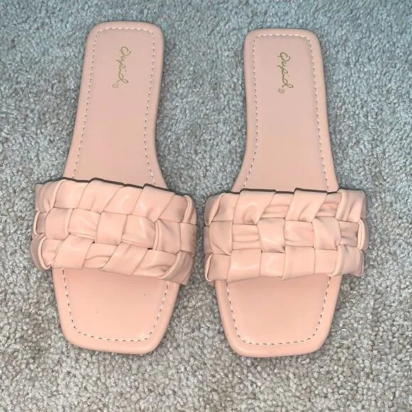 Qupid Braided Blush Slide Sandal Sz 8 - NWOT - Image 2