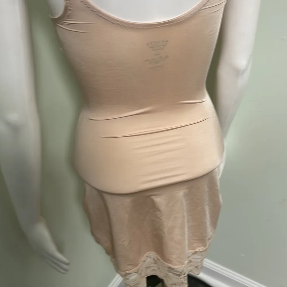 SPANX Red Hot Lace Full Slip Nude Small - Image 10