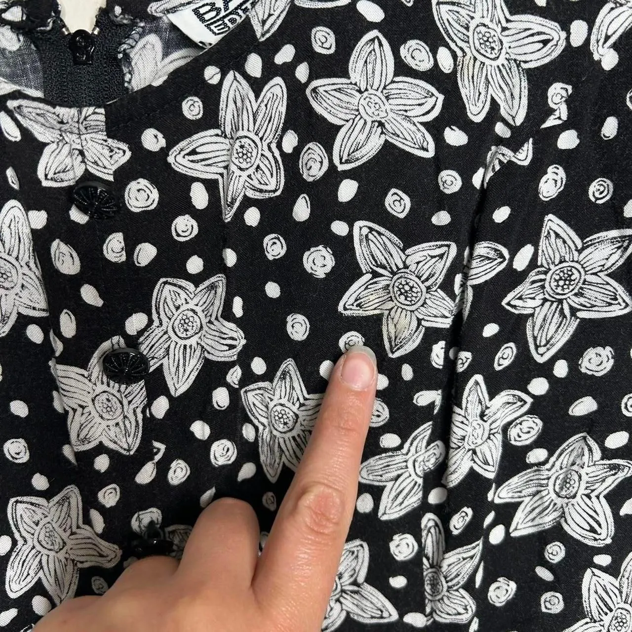 Vintage 90s 1990s Y2K 2000s Black & white polka dot daisy floral romper - Image 5