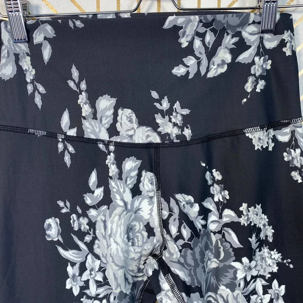 Albion Leggings High-Waisted Cropped Antigua Slate Floral Print Gray Size Small‎ - Image 5