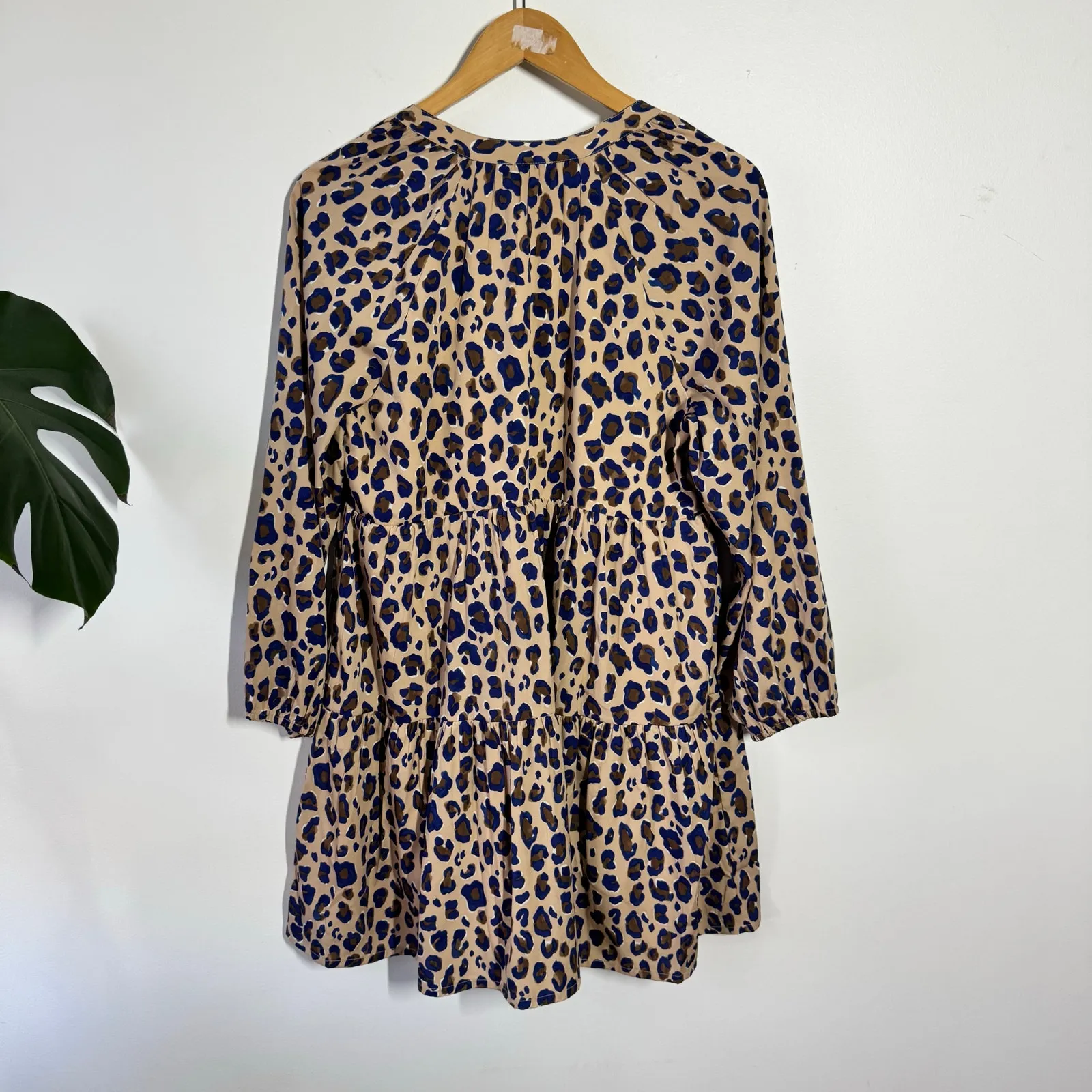 Vineyard Vines Babydoll Tiered Dress Women M Leopard Brown Navy Bishop Sleeve - Image 2