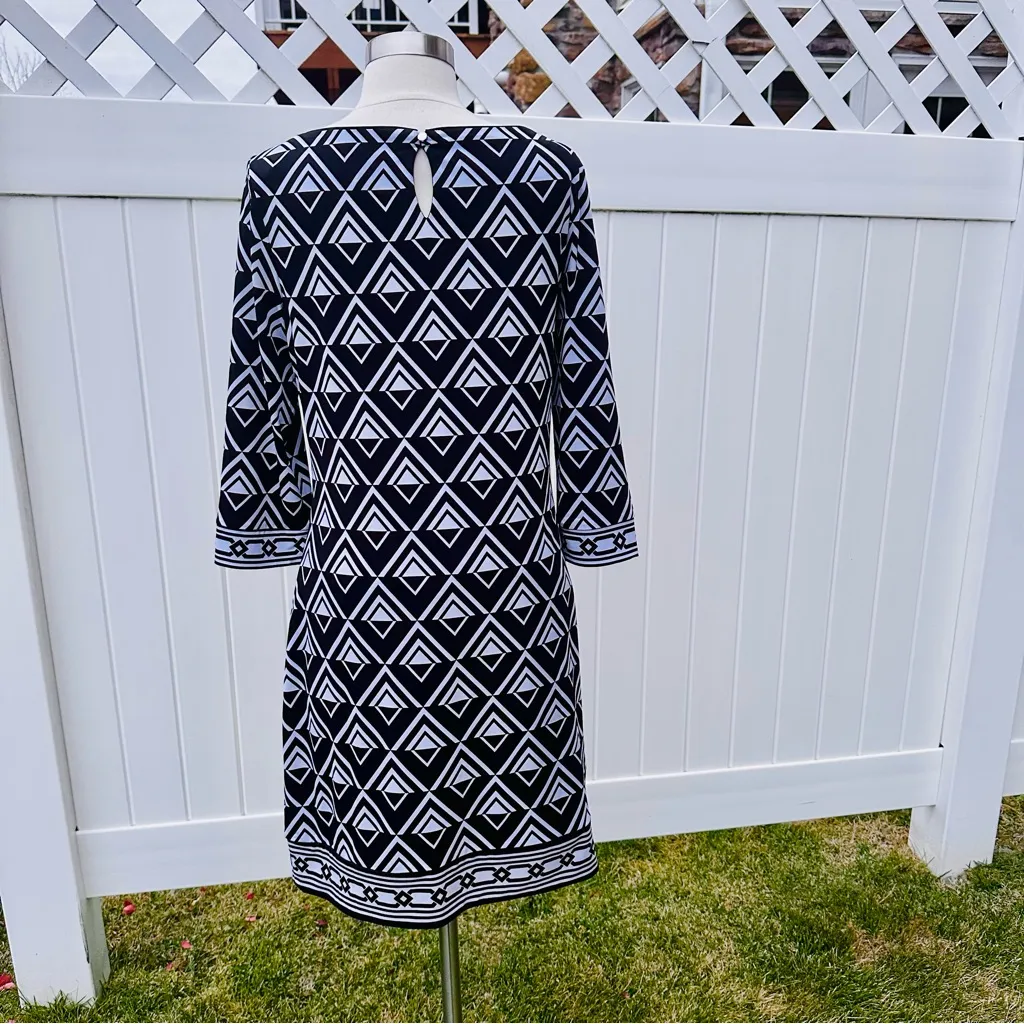 White House Black Market Black and White Geometric Print Sheath Dress Size M - Image 8
