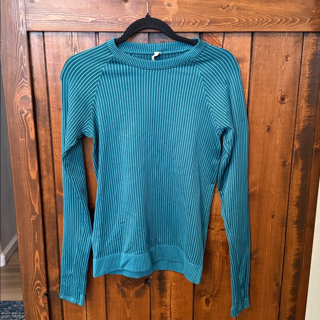 Lululemon Rest Less Pullover, Size 6 - Image 4
