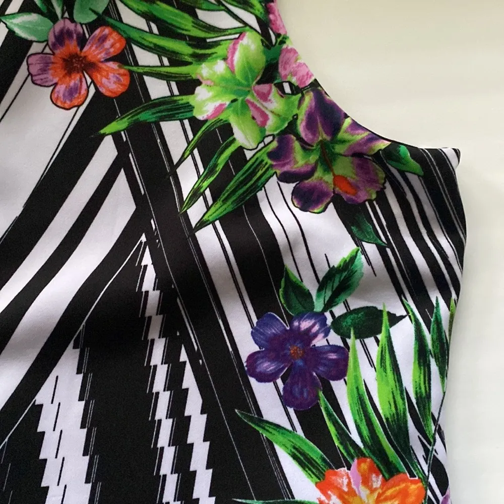 Bisou Bisou cropped floral graphic print sleeveless tank, size XL - Image 4