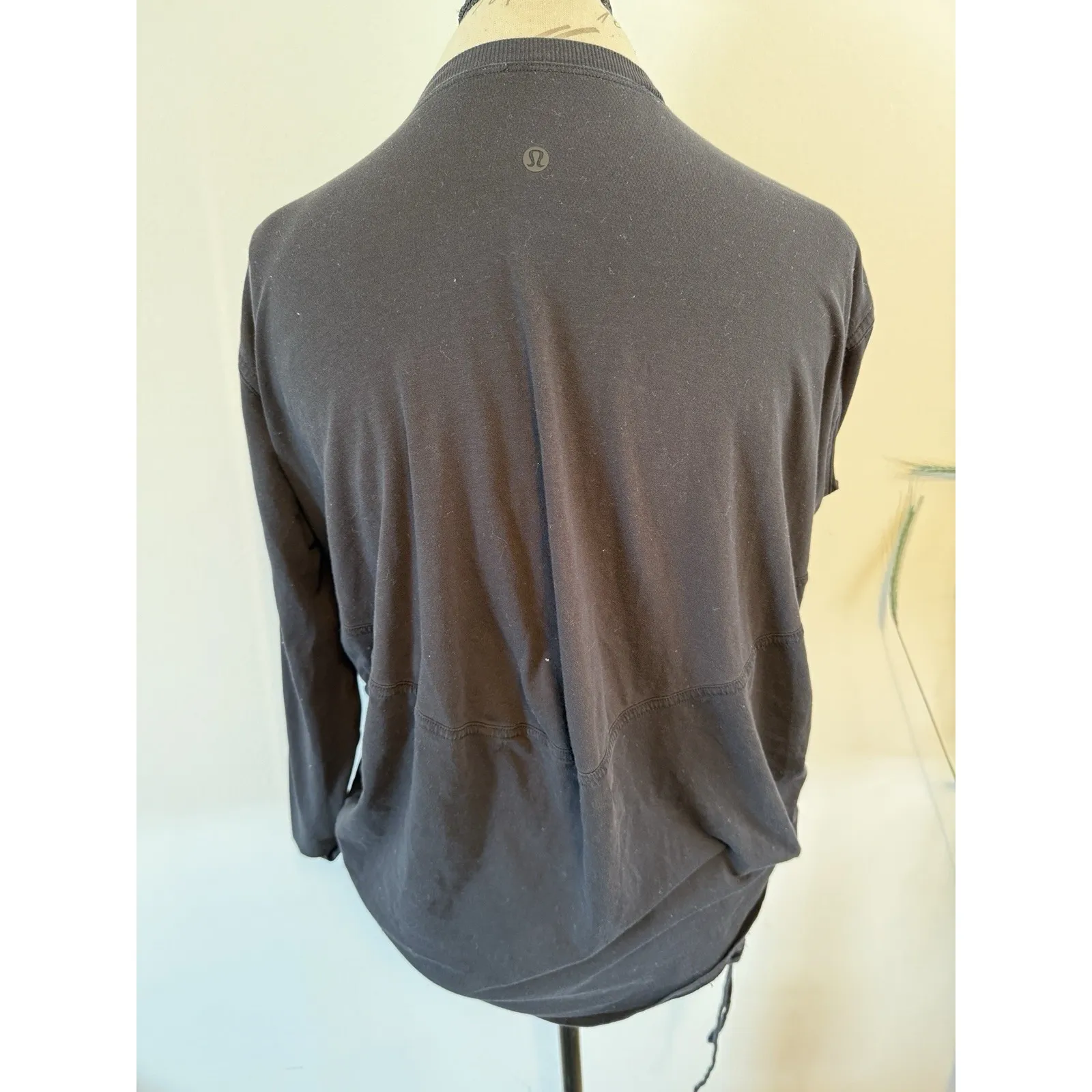 Lululemon Black Pima Cotton Side Cinch Long Sleeve Size‎ 6 - Image 4
