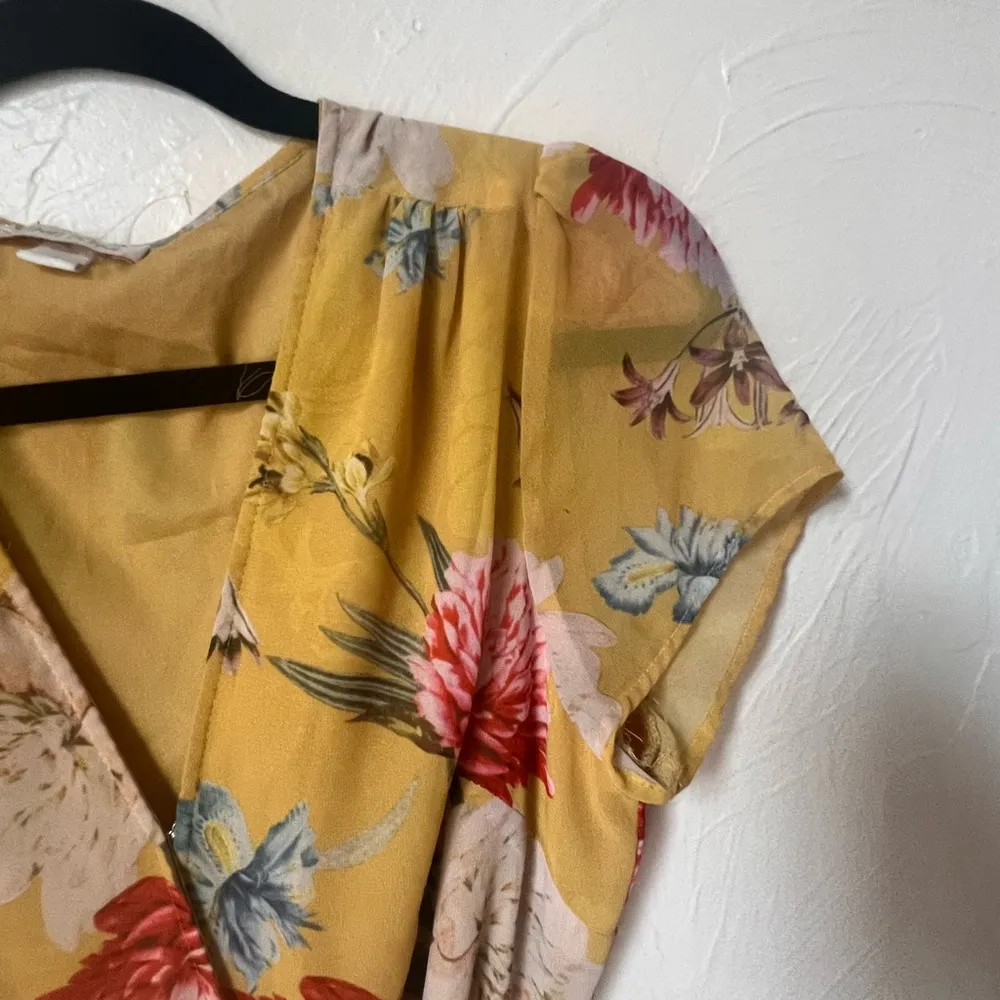 Yumi Kim forever yours floral wrap midi dress size S - Image 3