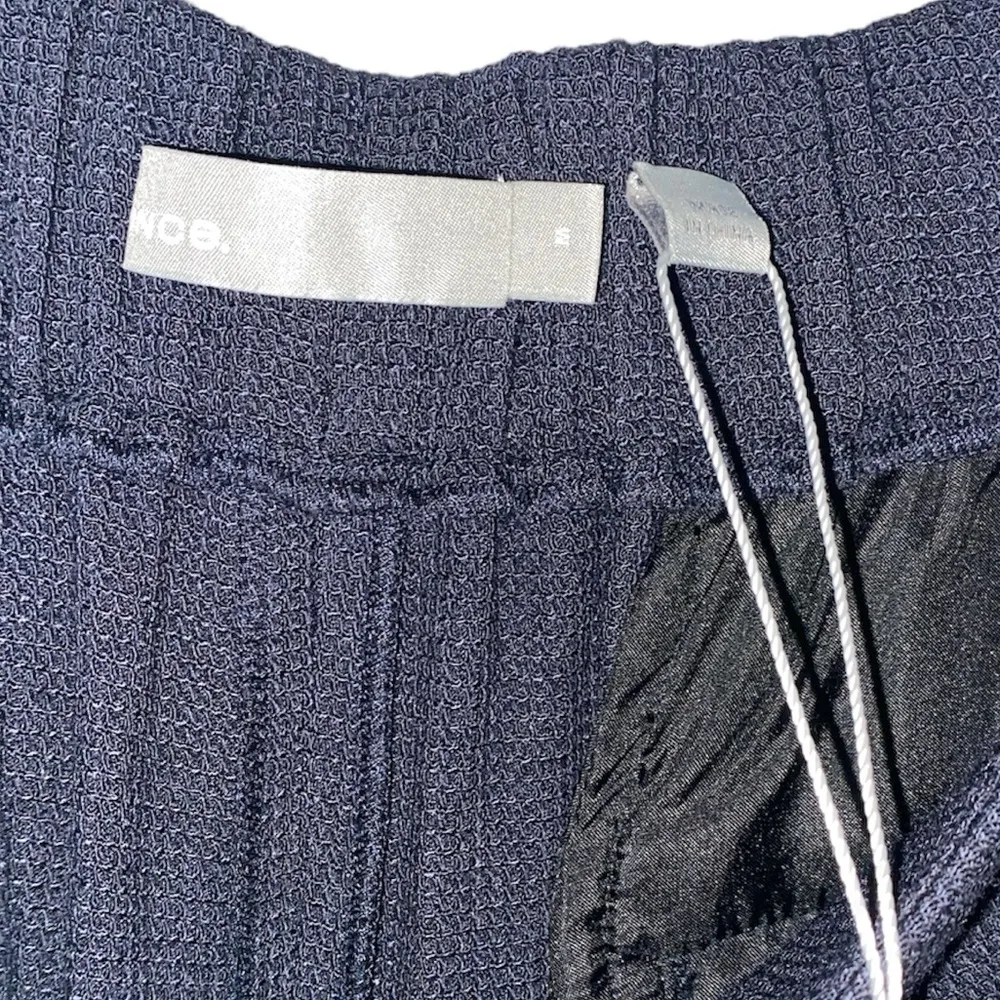 Women’s Navy Blue Wool Pull-On Waffle Knit Pleat Pant Size M - Image 2