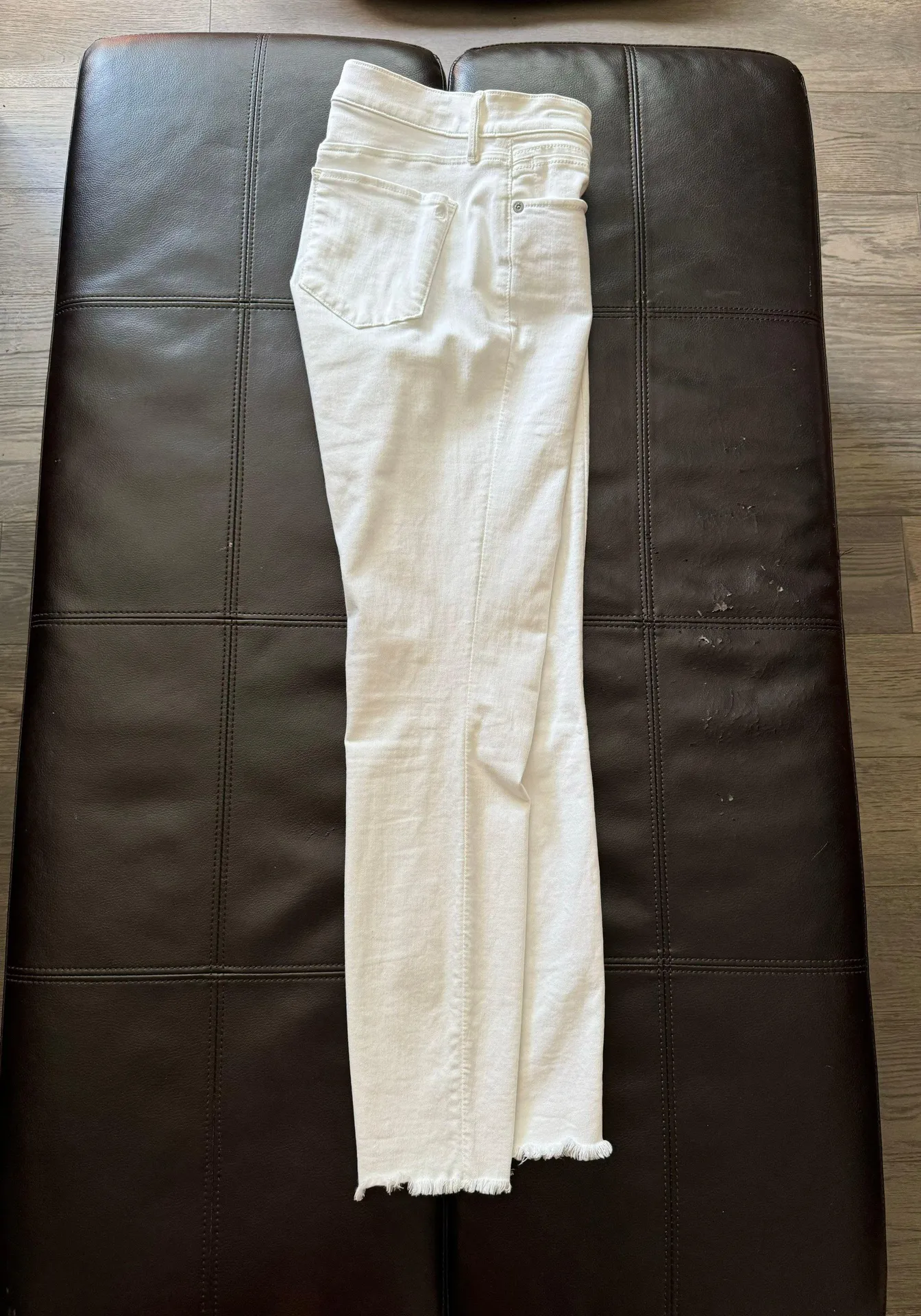 EUC  Lou&Grey Frayed Mid Rise Skinny Jeans in White. MSRP $89 - Image 11