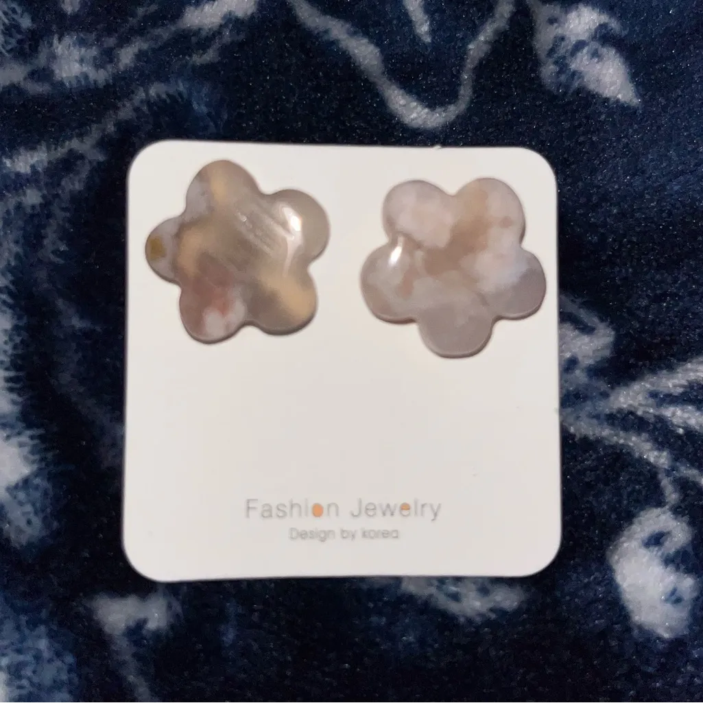 Fashion Jewelry Design by Korea Flower Shaped Stud Earrings Pink - Image 2