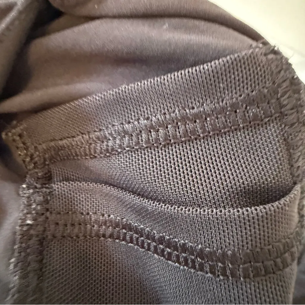 Lululemon Black Pleated Athletic Shorts With Pockets Size 6 - Image 10