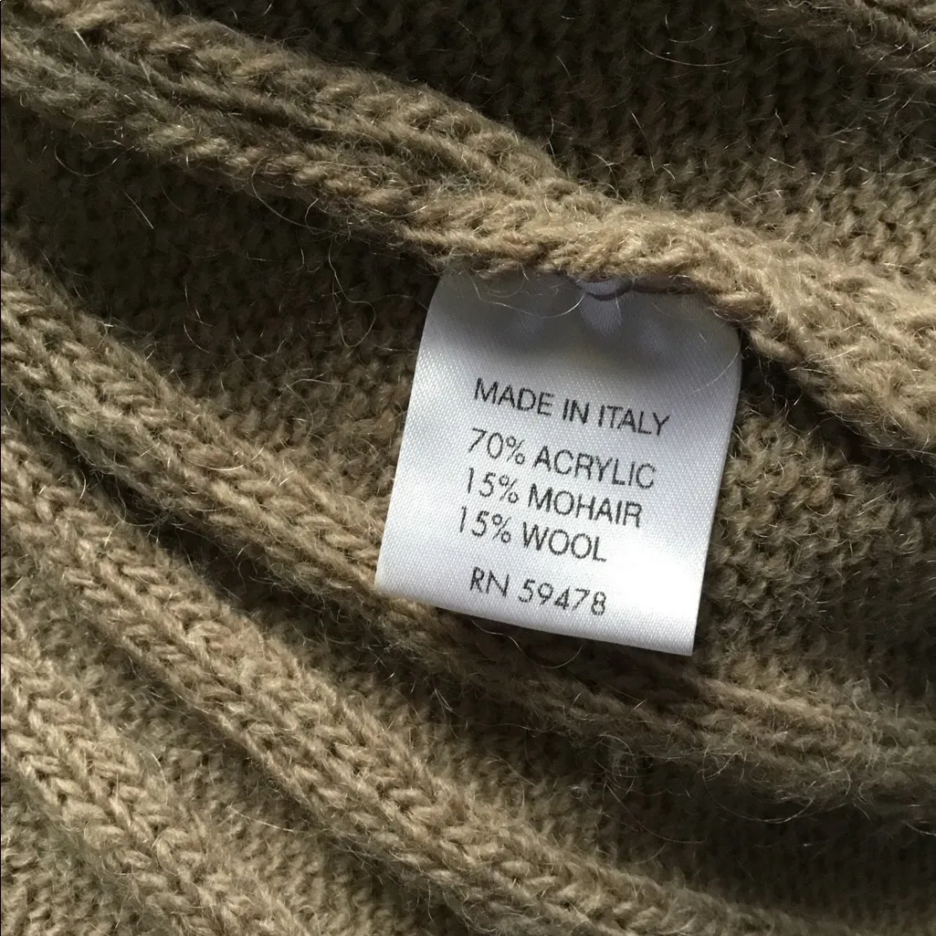 Soft knit Italian made sweater ⛅️🌥☀️ Tan Size M - Image 11