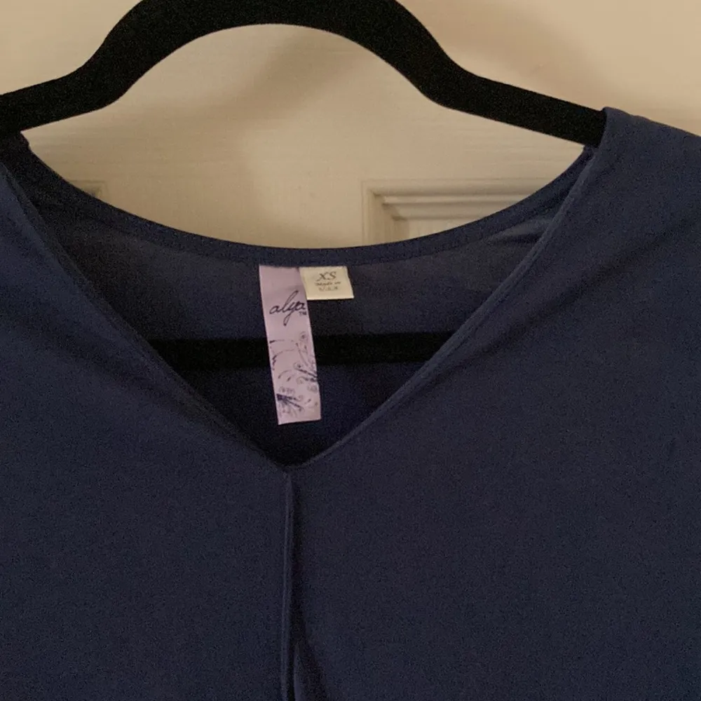 Francesca’s Alya Navy Blue Ultra Soft T-Shirt Blouse Top Short Sleeve Shirt XS - Image 2